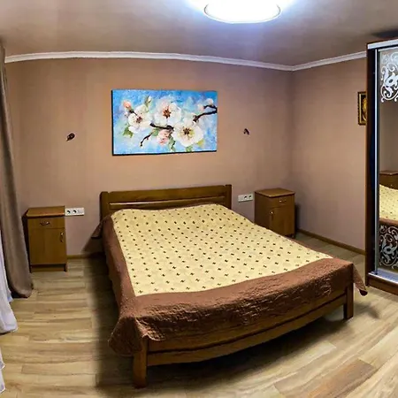 під лісом у гіда Jaremcse